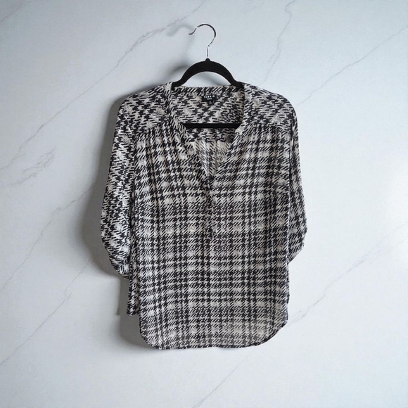 Torrid Classic Black & White Georgette Blouse – Modern Houndstooth Plaid Print - Picture 4 of 11